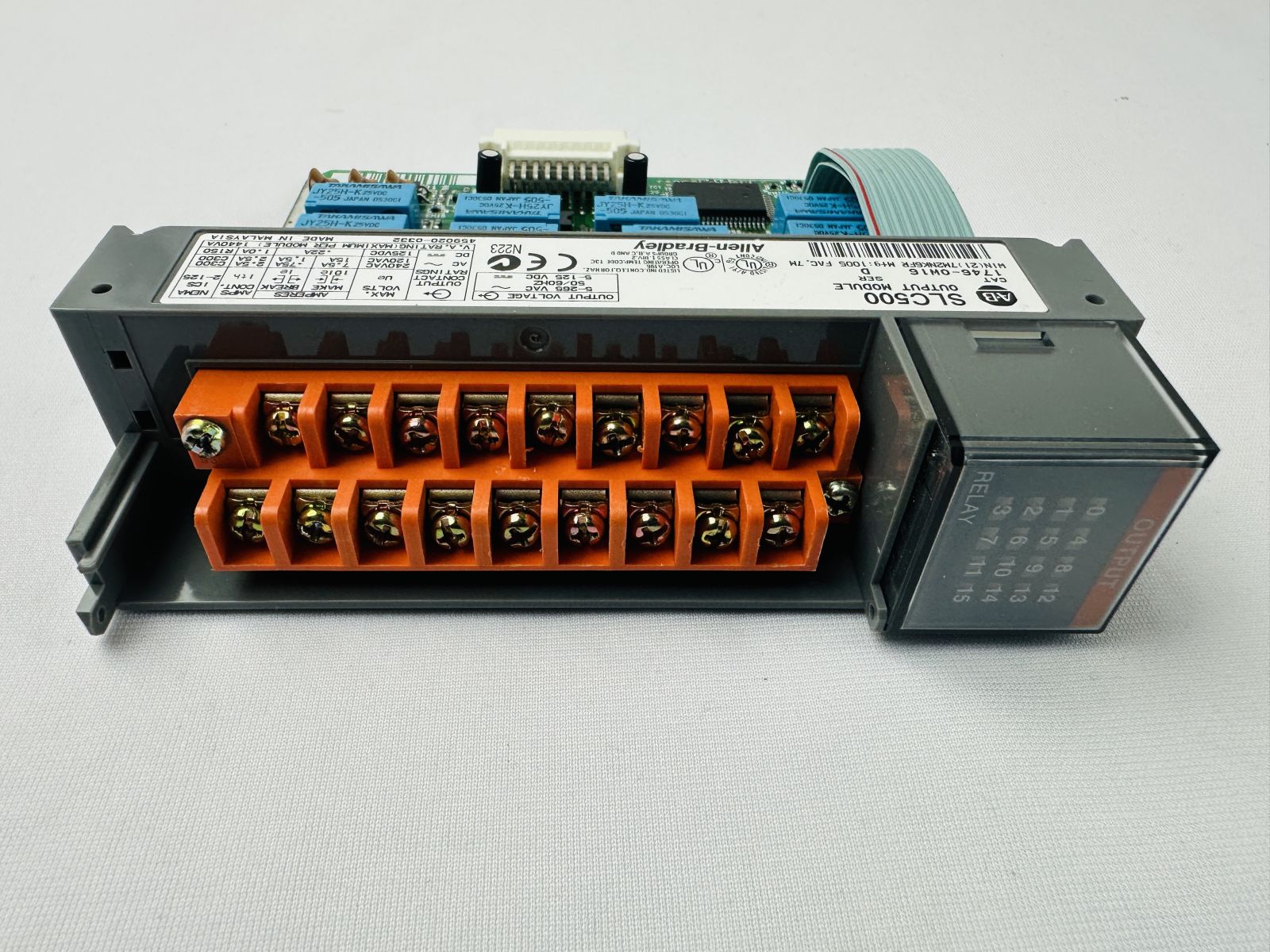 Allen-Bradley 1746-OW16 SER D SLC 500 Output Module Allen-Bradley 1746-OW16 SER D SLC 500 Output Module