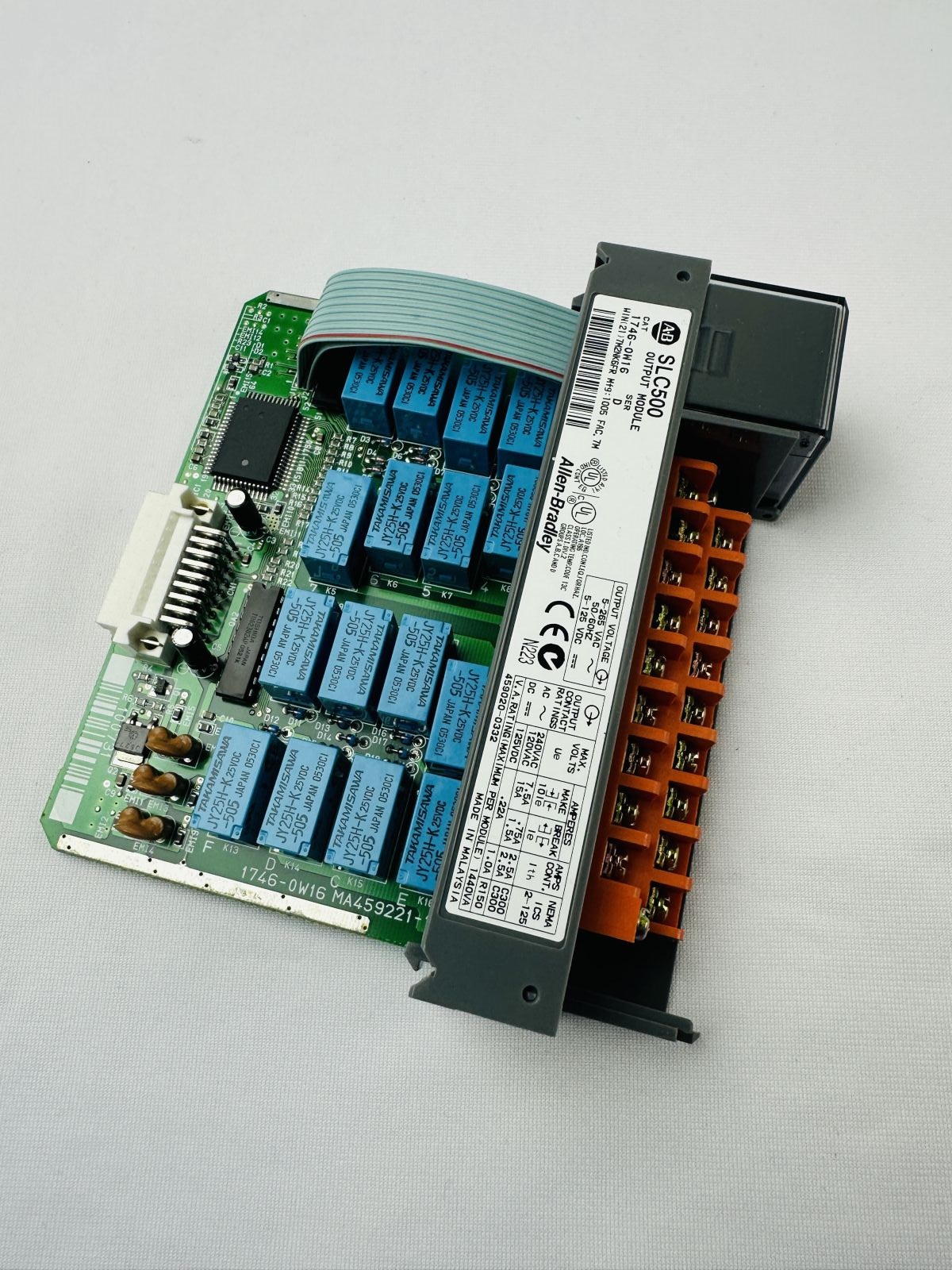 Allen-Bradley 1746-OW16 SER D SLC 500 Output Module Allen-Bradley 1746-OW16 SER D SLC 500 Output Module