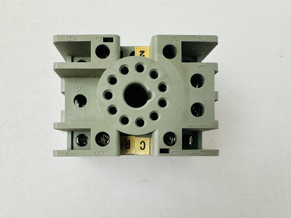 Idec SR3P-05C Relay Socket 11 Pin 3 Pole M3.5 Screw 10 A DIN Rail Mou... Idec SR3P-05C Relay Socket 11 Pin 3 Pole M3.5 Screw 10 A DIN Rail Mou...