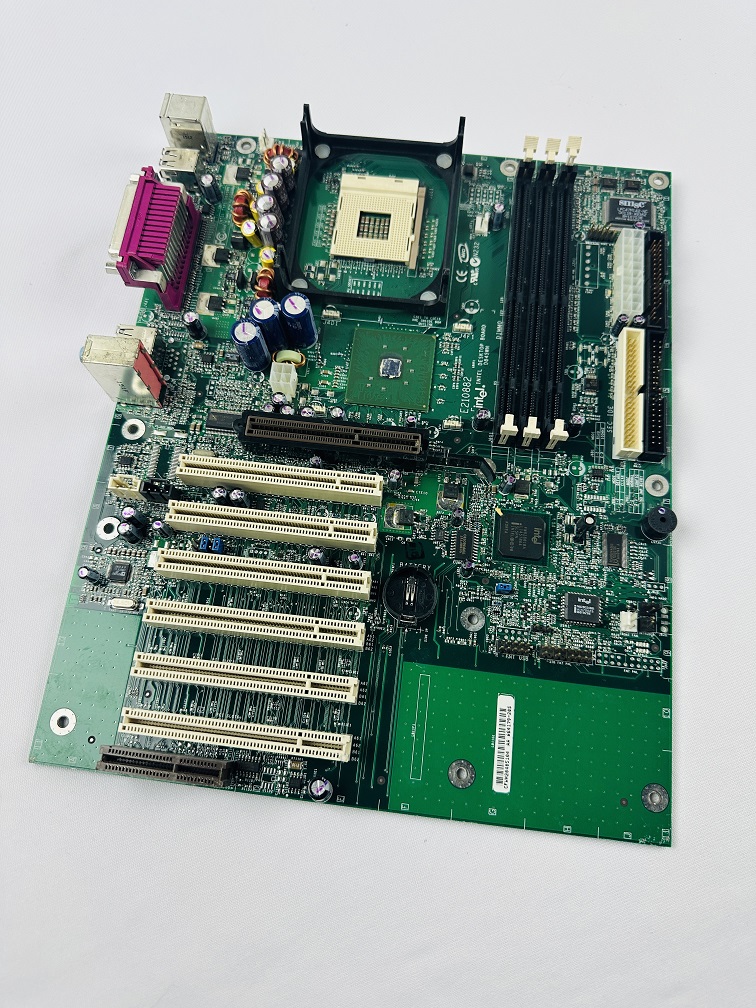 Intel D845WN Desktop Board Intel D845WN Desktop Board