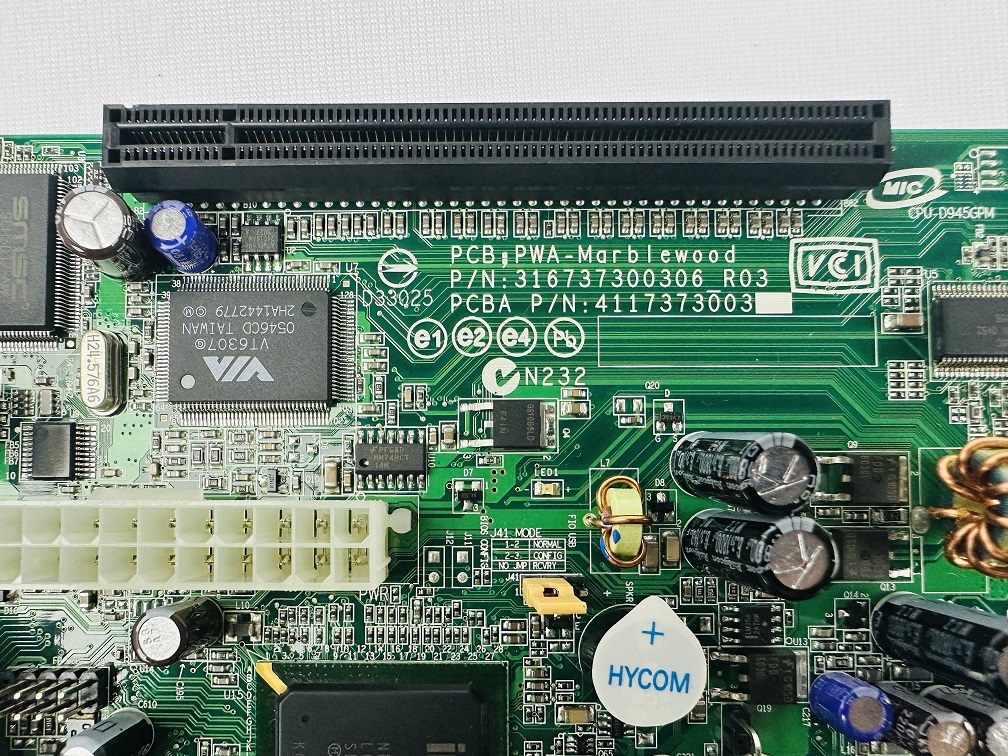 Intel D945GRW Desktop Board Intel D945GRW Desktop Board