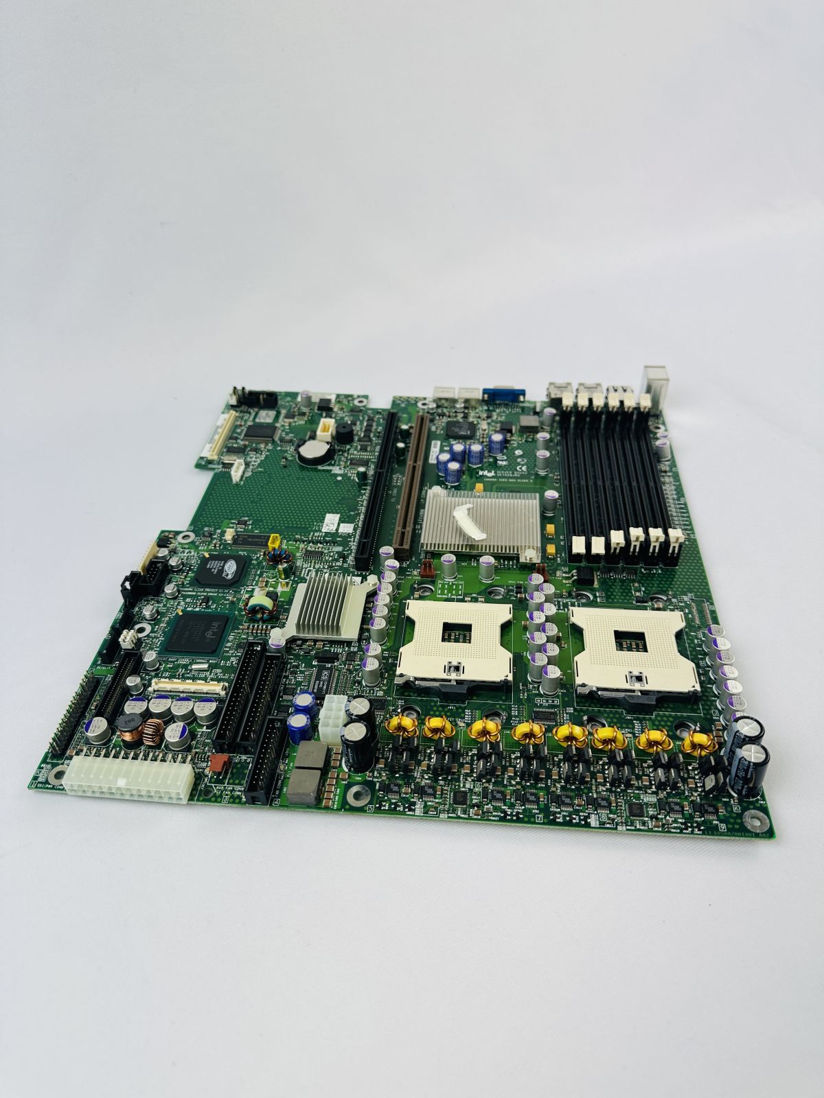 Intel SE7520JR2 Server Board Intel SE7520JR2 Server Board