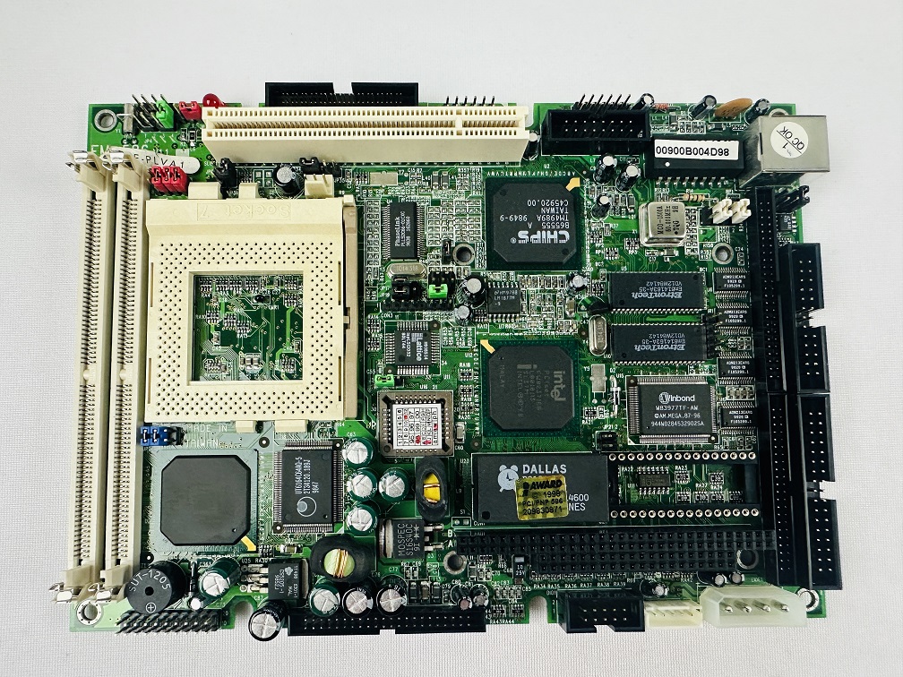 Lanner Electronics EM-586 Lanner Electronics EM-586